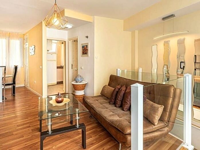 Casas en venta y pisos alquiler - 1