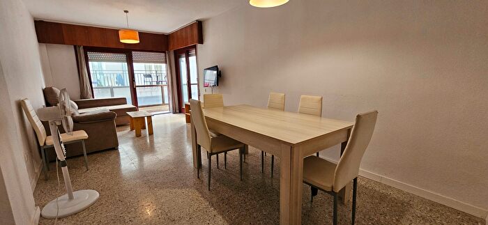 Casas en venta y pisos alquiler - 1