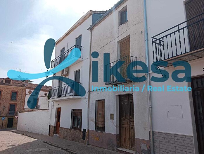 Casas en venta y pisos alquiler - 1