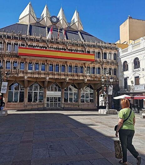 Casas en venta y pisos alquiler - 3