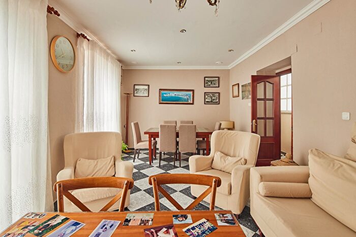 Casas en venta y pisos alquiler - 3