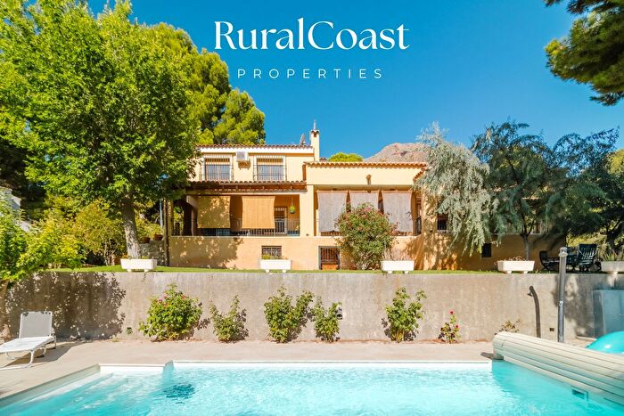 Casa en venta en Tibi, Alicante de 5 habitaciones