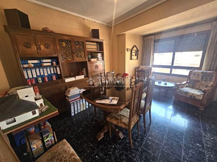 Casas en venta y pisos alquiler - 1