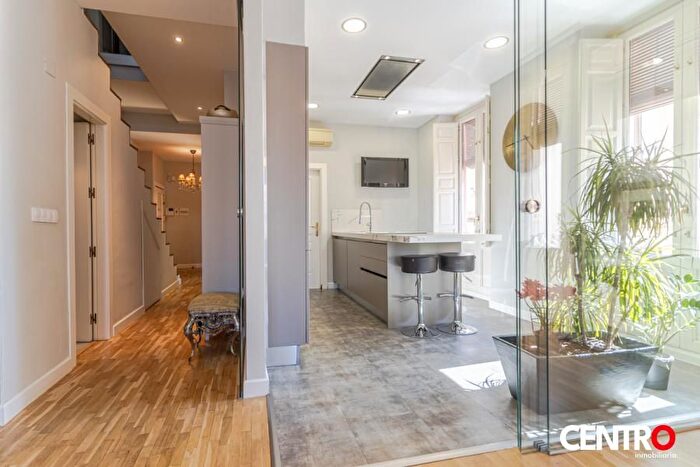Casas en venta y pisos alquiler - 1