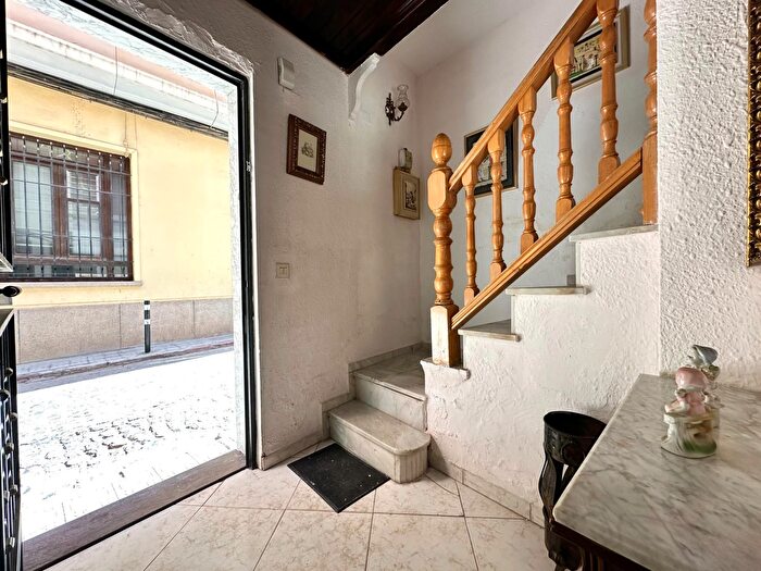 Casas en venta y pisos alquiler - 3