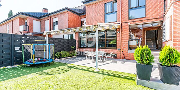 Casas en venta y pisos alquiler - 1