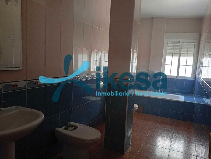 Casas en venta y pisos alquiler - 2