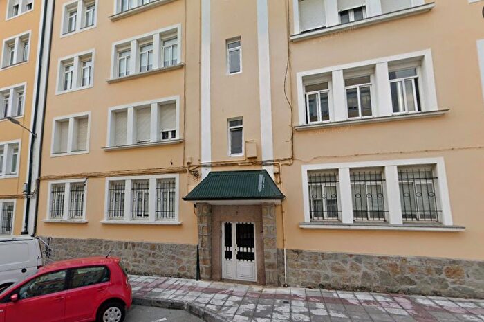 Casas en venta y pisos alquiler - 1