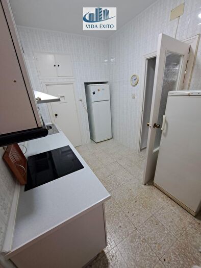 Casas en venta y pisos alquiler - 3