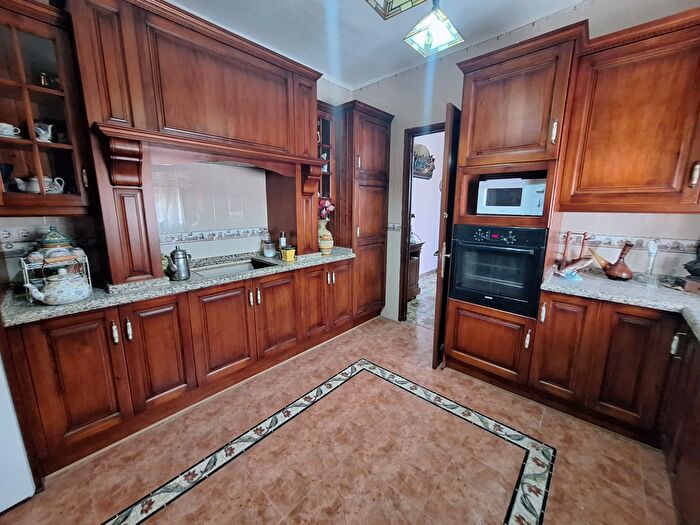 Casas en venta y pisos alquiler - 1