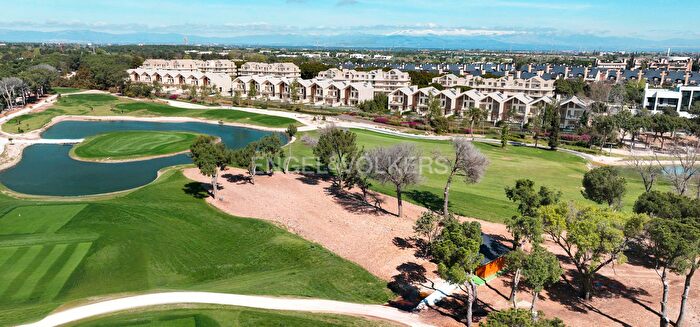 Casa en venta en Prado de Somosaguas La Finca, Prado de Somoaguas de 4 habitaciones