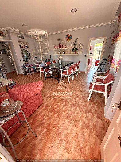 Casas en venta y pisos alquiler - 3