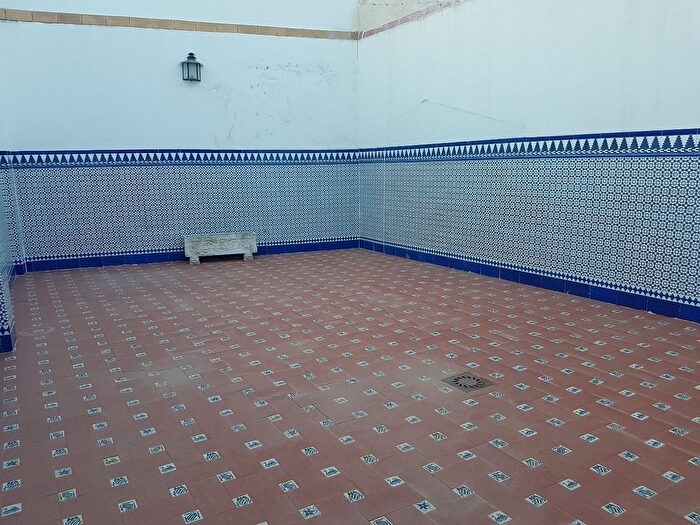 Casa en alquiler en Centro Doña Mercedes, Dos Hermanas de 5 habitaciones