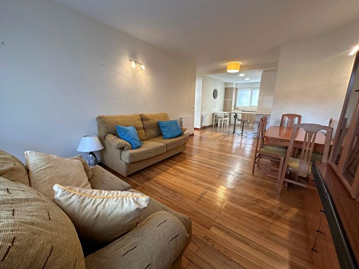 Casas en venta y pisos alquiler - 1