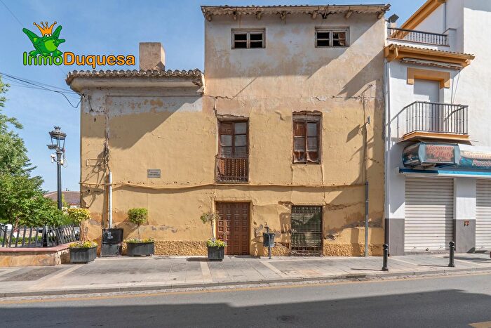Casas en venta y pisos alquiler - 1