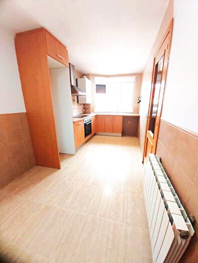 Casas en venta y pisos alquiler - 3
