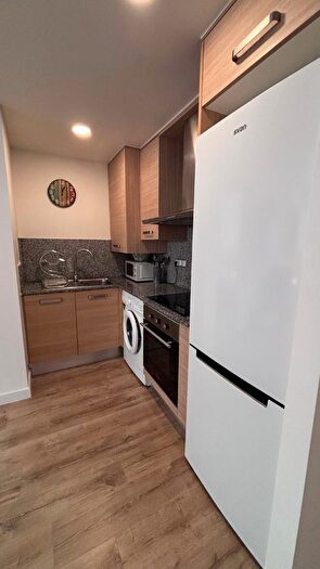Casas en venta y pisos alquiler - 3