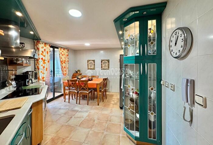 Casas en venta y pisos alquiler - 3