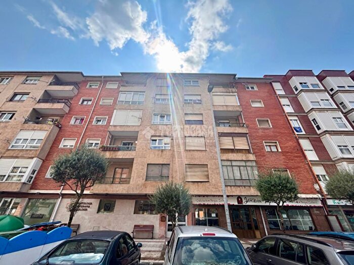 Casas en venta y pisos alquiler - 1