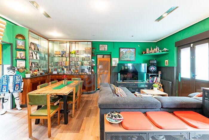 Casas en venta y pisos alquiler - 3