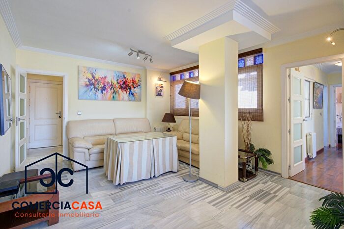 Casas en venta y pisos alquiler - 3