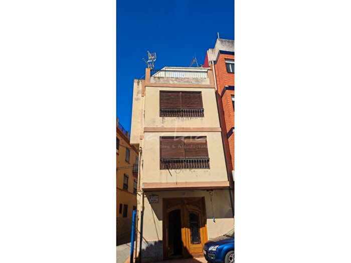 Casas en venta y pisos alquiler - 1