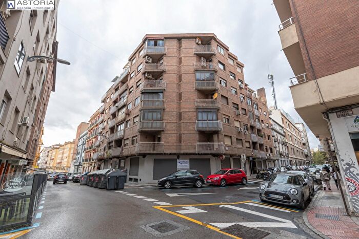 Casas en venta y pisos alquiler - 1