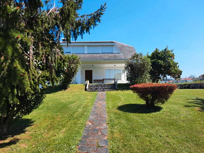 Casa en venta en Bergondo, A Coruña de 5 habitaciones