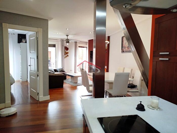 Casas en venta y pisos alquiler - 1