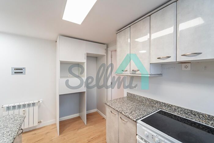 Casas en venta y pisos alquiler - 3