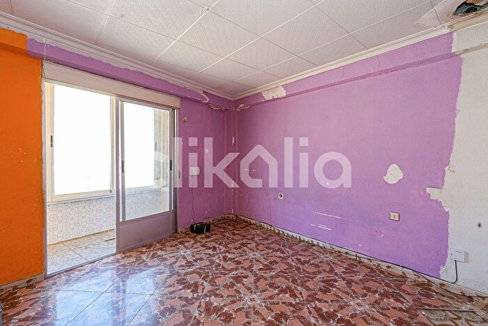 Casas en venta y pisos alquiler - 1