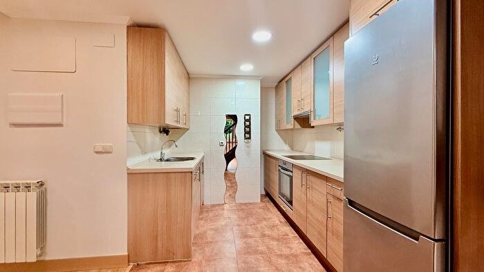 Casas en venta y pisos alquiler - 3