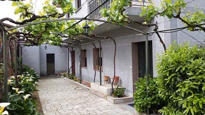 Casa en venta en Mariñamansa, Ourense Capital de 4 habitaciones