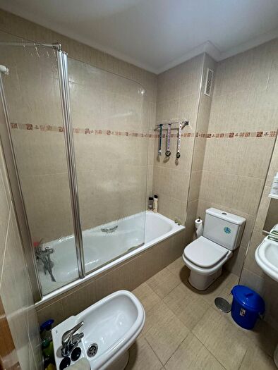 Casas en venta y pisos alquiler - 3