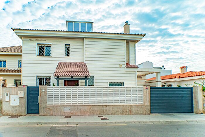 Casa en venta en Nueva Almería Cortijo Grande Vega de Acá, Almería Capital de 5 habitaciones