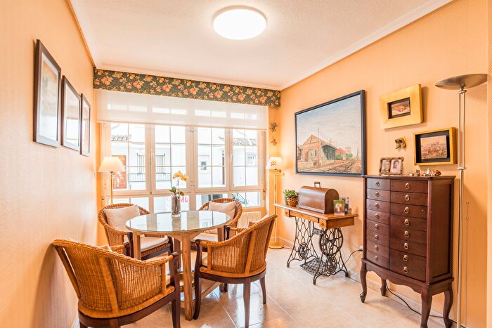 Casas en venta y pisos alquiler - 2