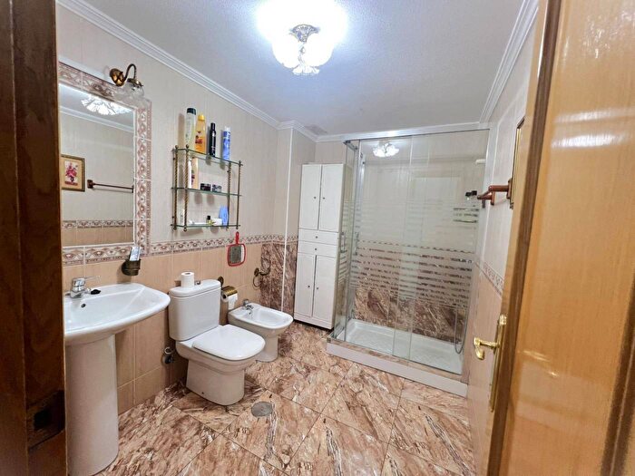 Casas en venta y pisos alquiler - 2