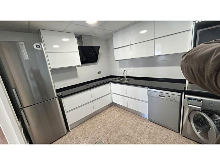 Casas en venta y pisos alquiler - 2