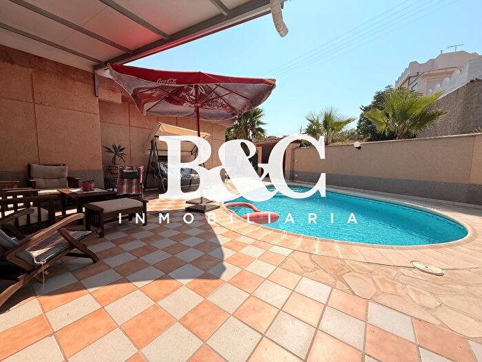 Casas en venta y pisos alquiler - 1