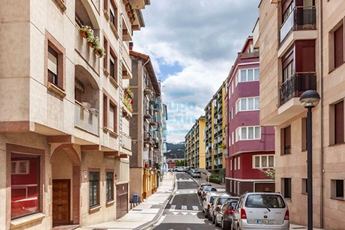 Casas en venta y pisos alquiler - 1