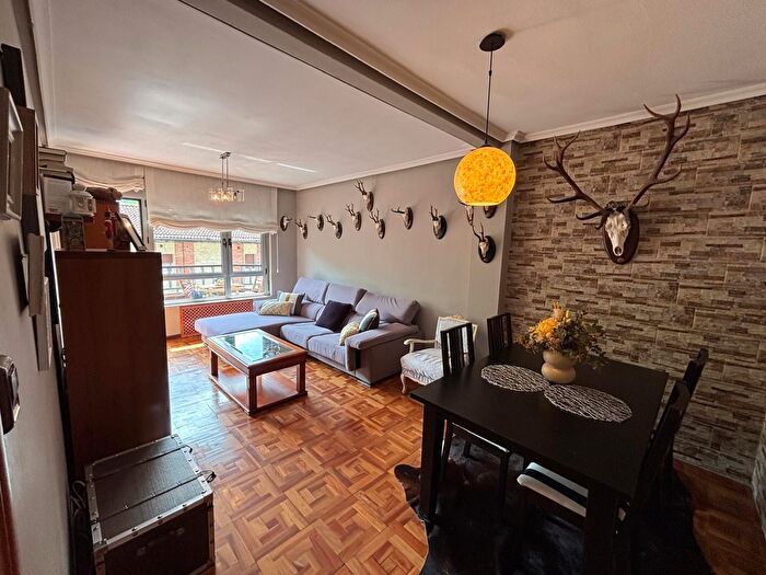 Casas en venta y pisos alquiler - 2