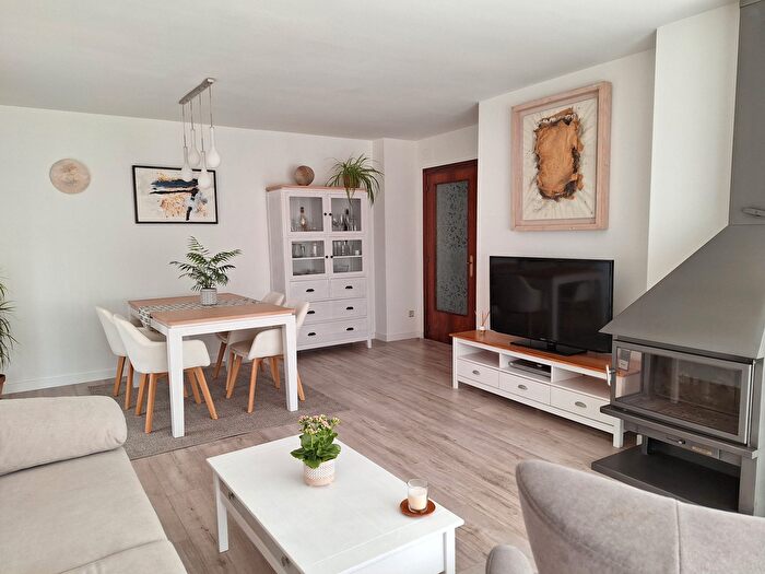 Casas en venta y pisos alquiler - 1