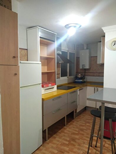 Casas en venta y pisos alquiler - 3
