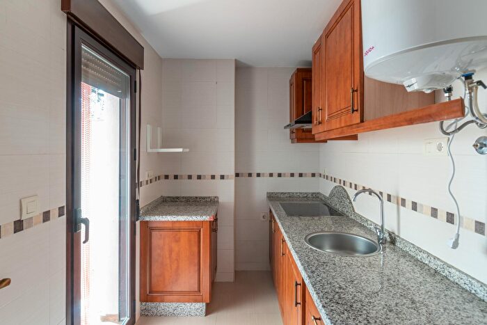 Casas en venta y pisos alquiler - 3