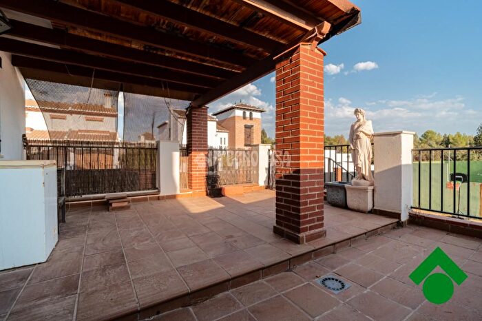 Casas en venta y pisos alquiler - 1