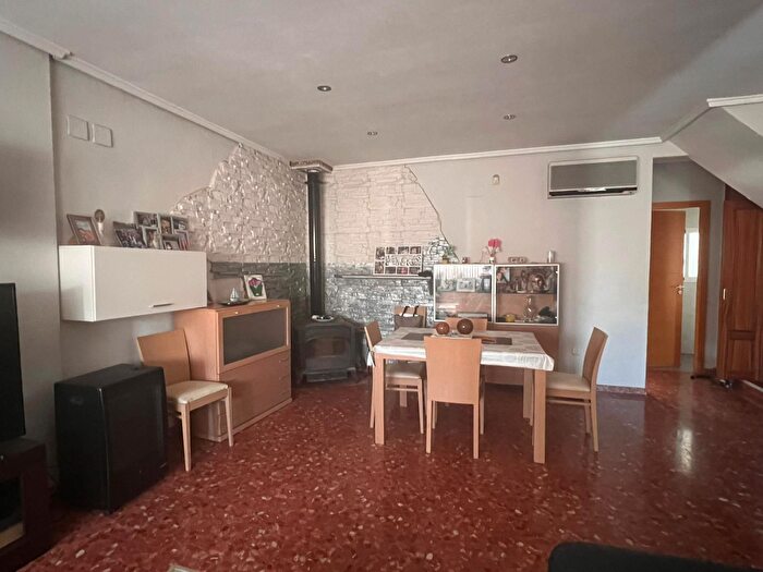 Casas en venta y pisos alquiler - 2