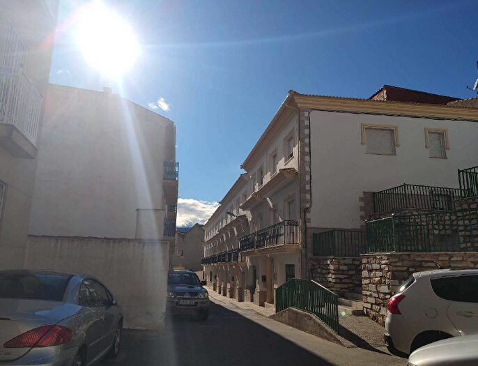 Casas en venta y pisos alquiler - 2