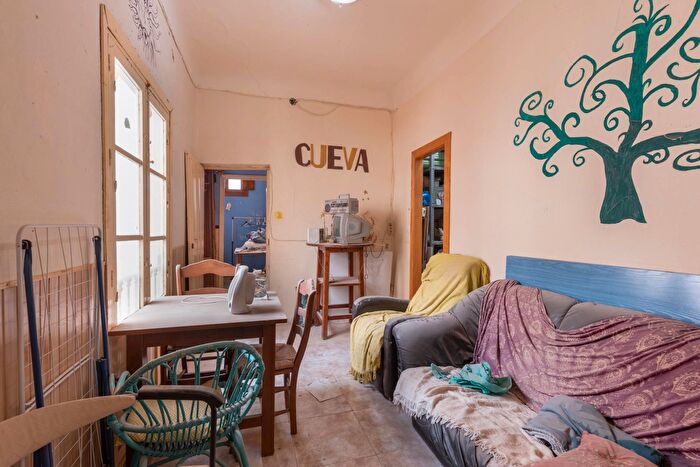 Casas en venta y pisos alquiler - 1