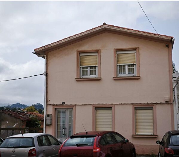 Casa en venta en Alto del Castaño, Narón de 6 habitaciones