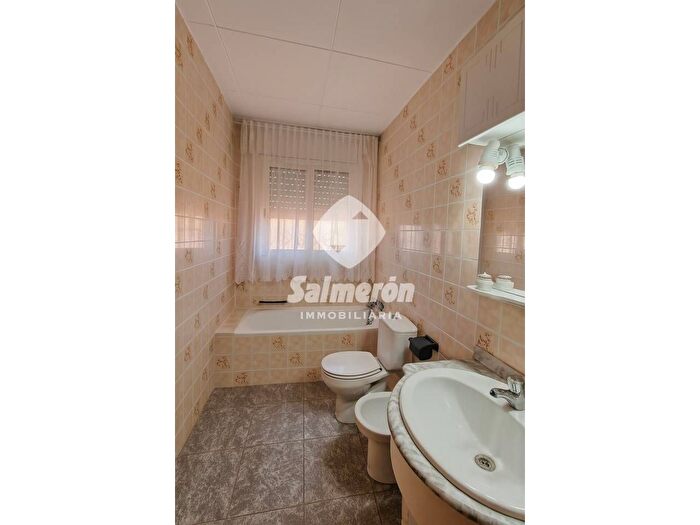 Casas en venta y pisos alquiler - 2